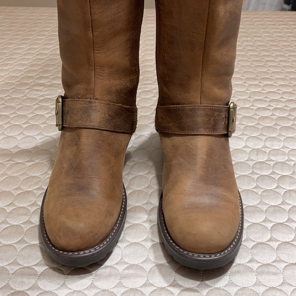 🌱 Clarks Leather Buckle Knee Boots - Picture 2 of 11